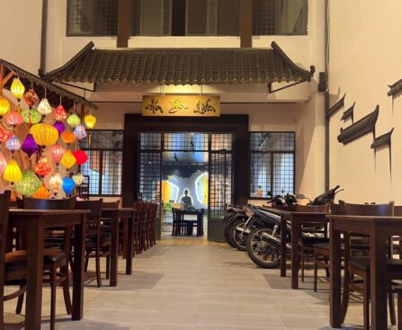 trang trí nhà hàng với Ngói Nhựa Âm Dương